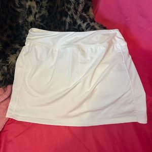 white athletic mid-rise skirt/skort